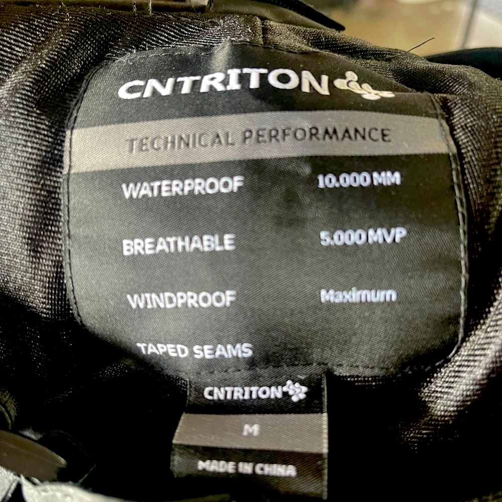 Cntriton snowboard pants new in package med